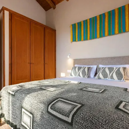 Porto Kalamitsi Stone-built Holiday home *
