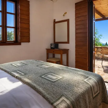 Porto Kalamitsi Stone-built Casa vacanze